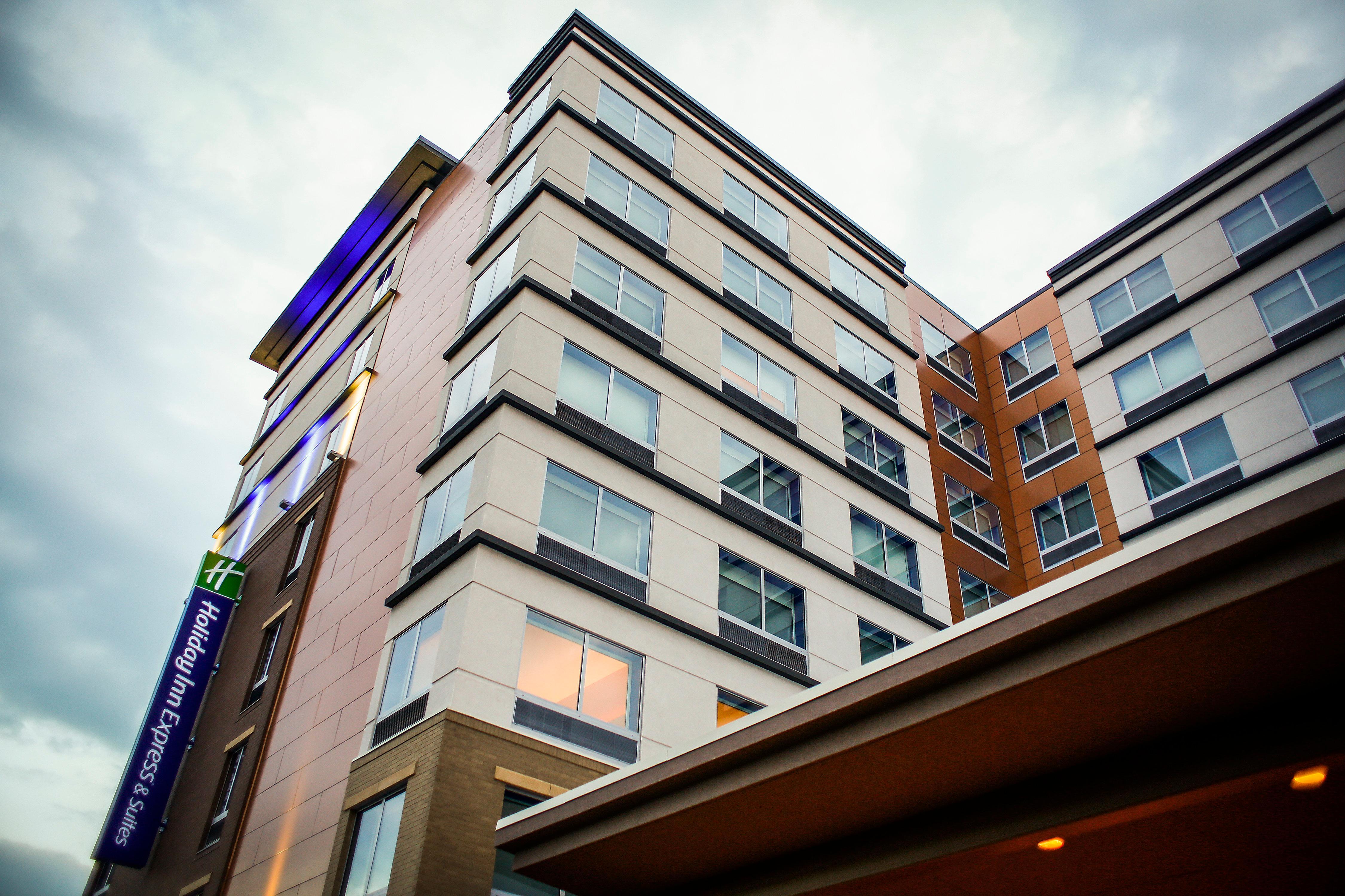 Holiday Inn Express & Suites Downtown Louisville By Ihg Dış mekan fotoğraf