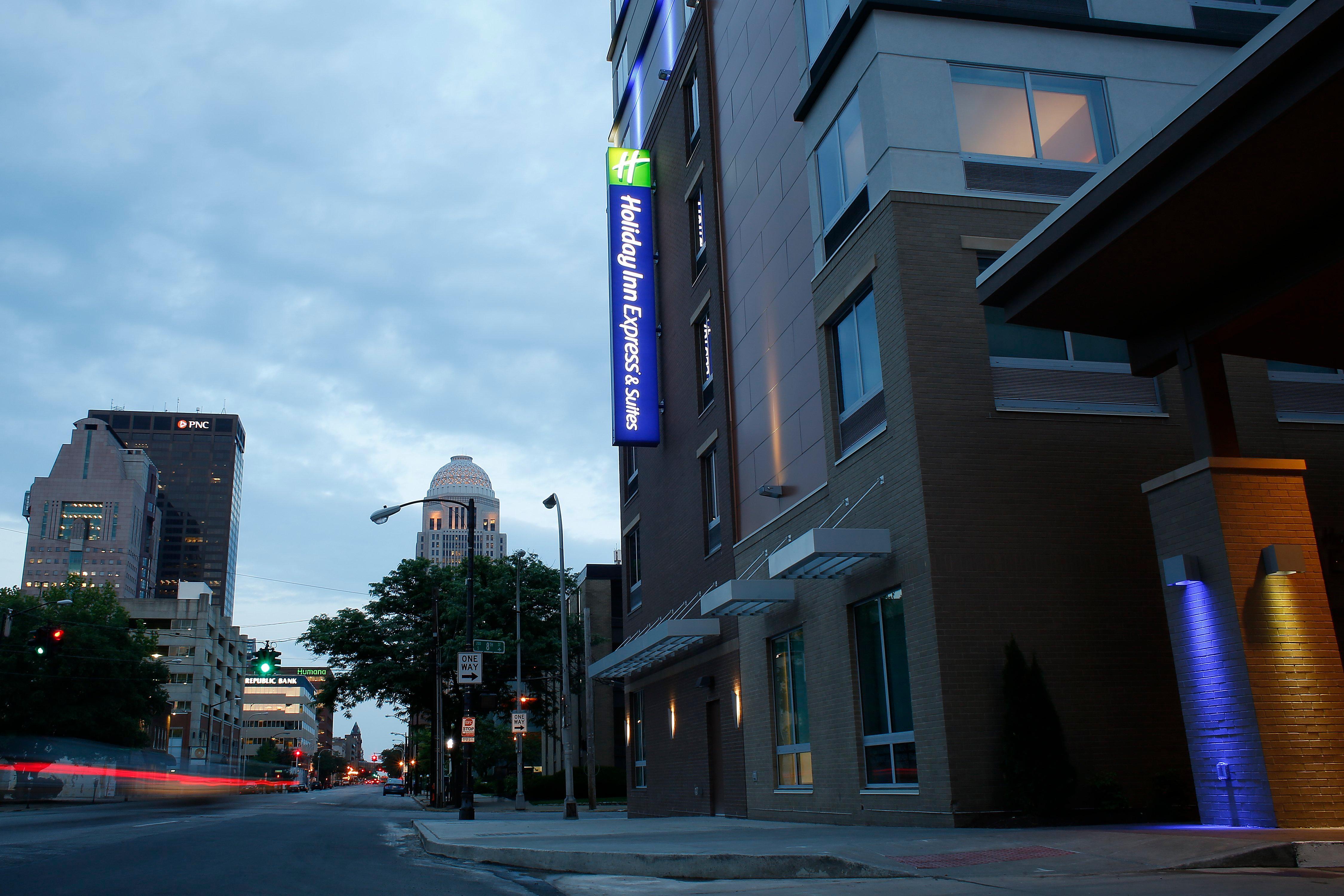 Holiday Inn Express & Suites Downtown Louisville By Ihg Dış mekan fotoğraf