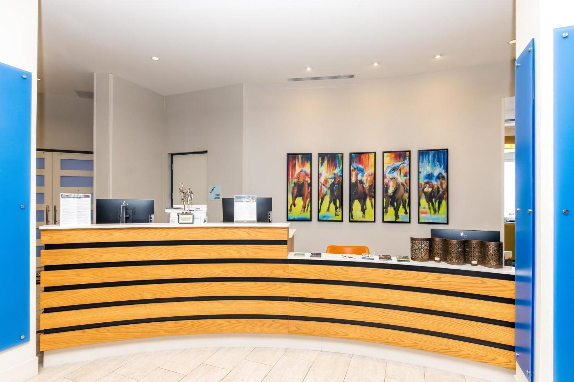 Holiday Inn Express & Suites Downtown Louisville By Ihg Dış mekan fotoğraf
