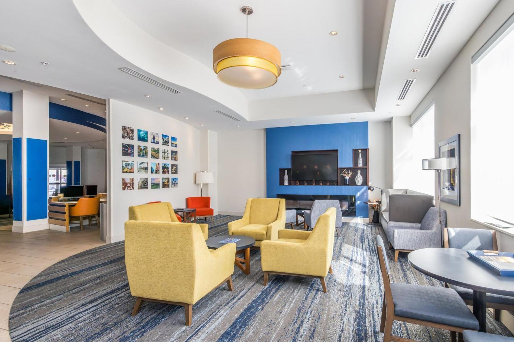 Holiday Inn Express & Suites Downtown Louisville By Ihg Dış mekan fotoğraf