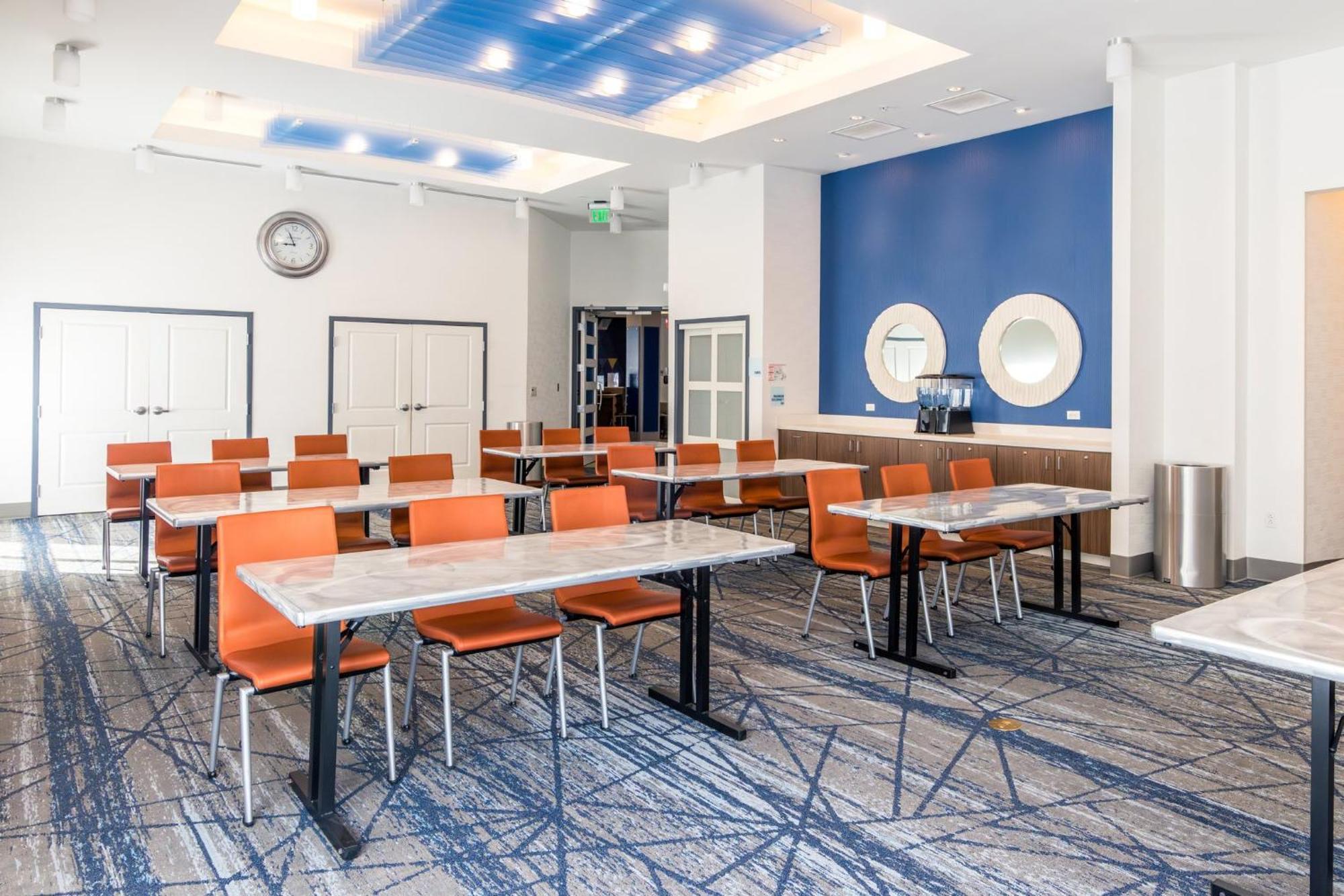 Holiday Inn Express & Suites Downtown Louisville By Ihg Dış mekan fotoğraf