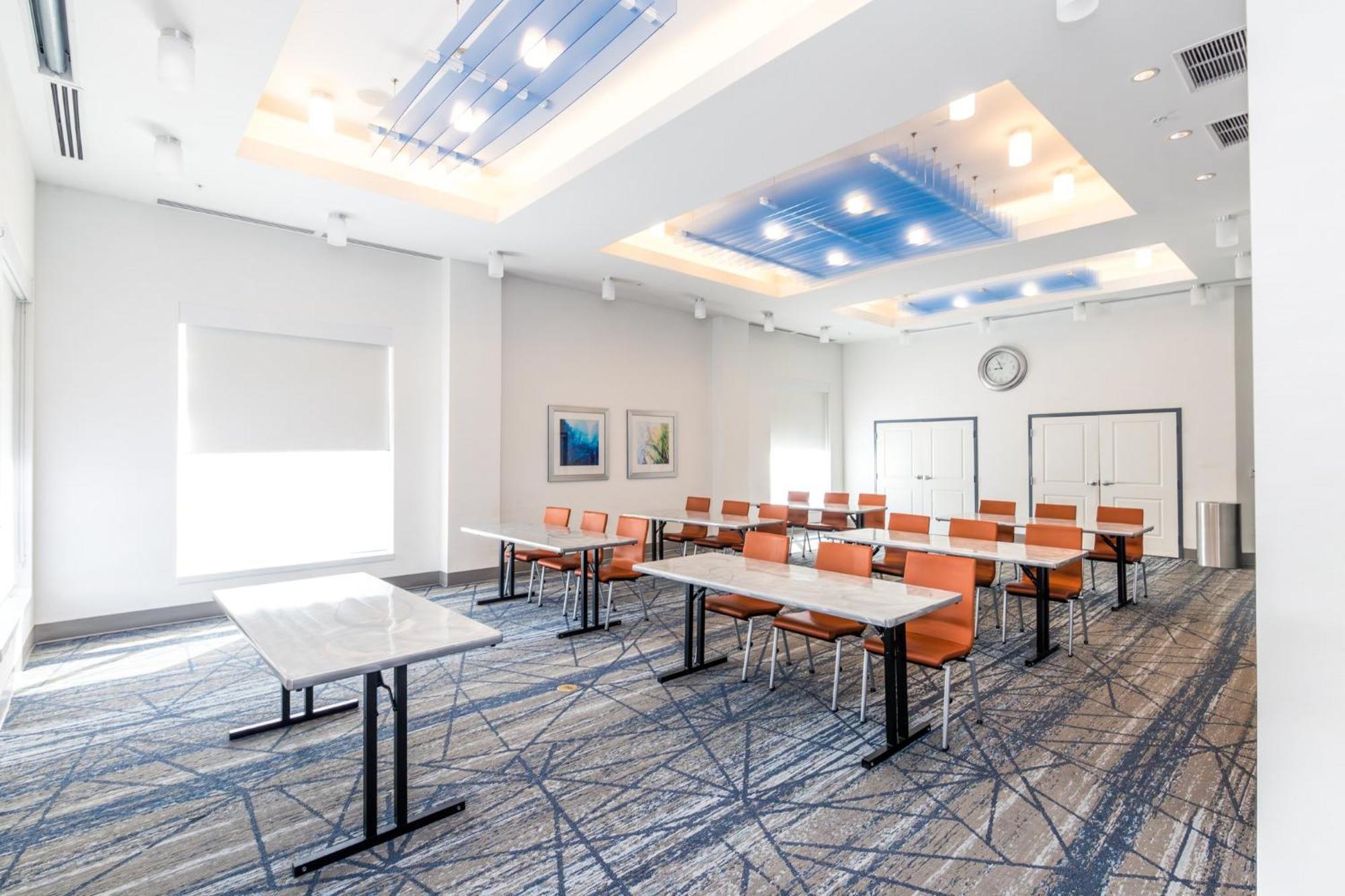 Holiday Inn Express & Suites Downtown Louisville By Ihg Dış mekan fotoğraf