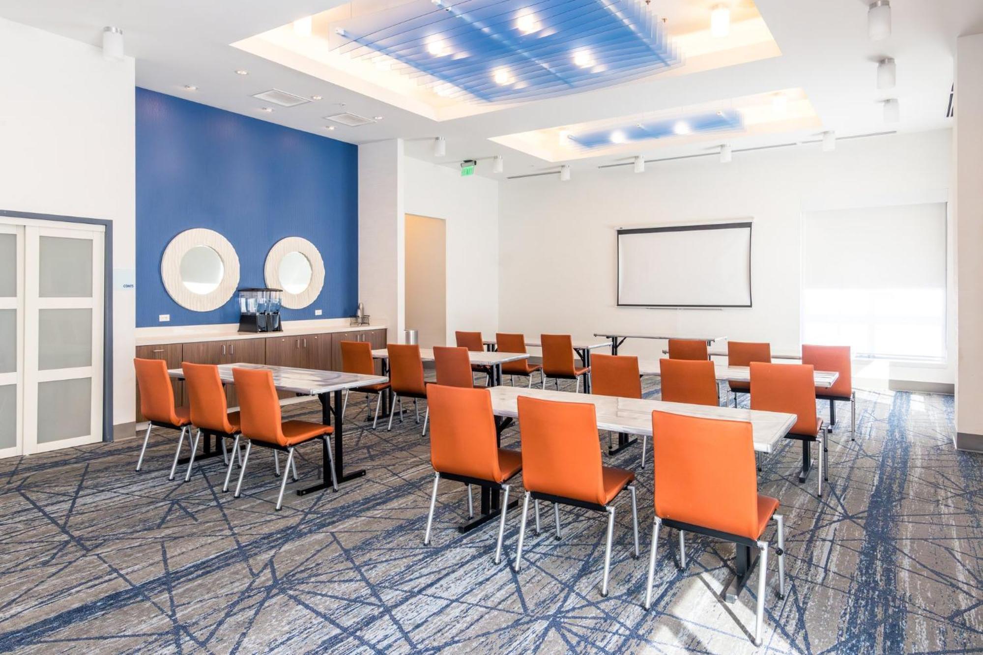 Holiday Inn Express & Suites Downtown Louisville By Ihg Dış mekan fotoğraf